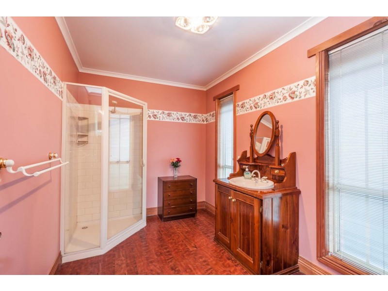 16 Golf Links Road, Wynyard TAS 7325