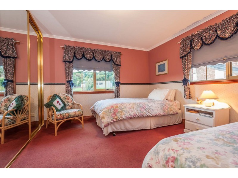 16 Golf Links Road, Wynyard TAS 7325