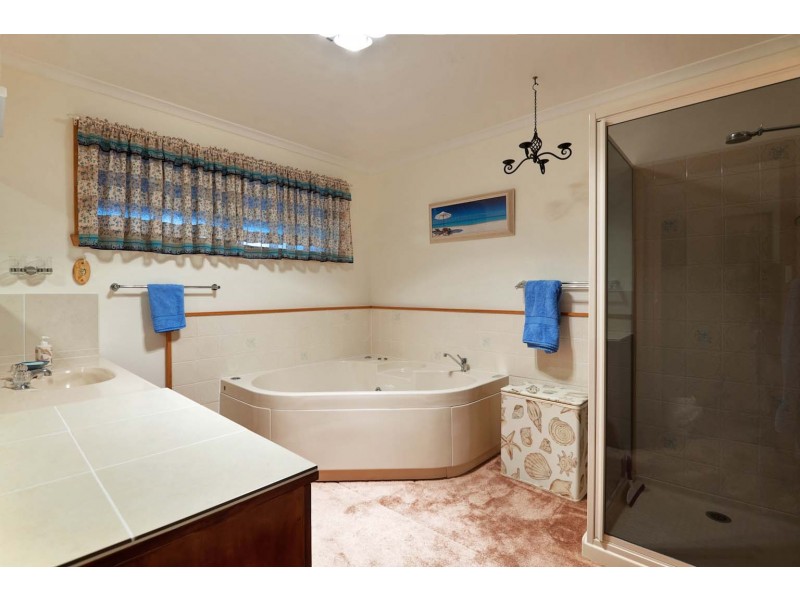 4 Golf Links Road, Wynyard TAS 7325