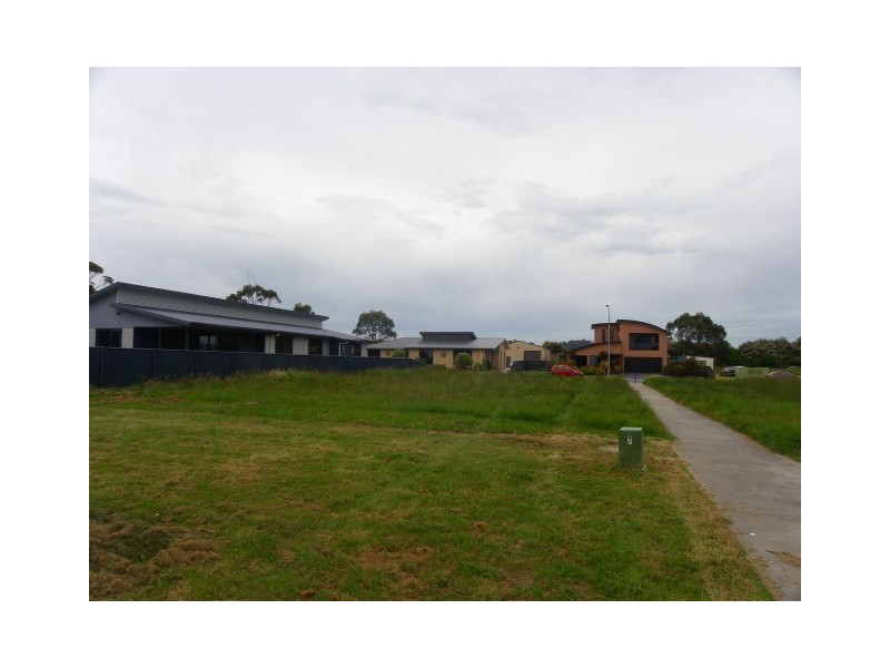 8 Bluewater Crescent, Wynyard TAS 7325
