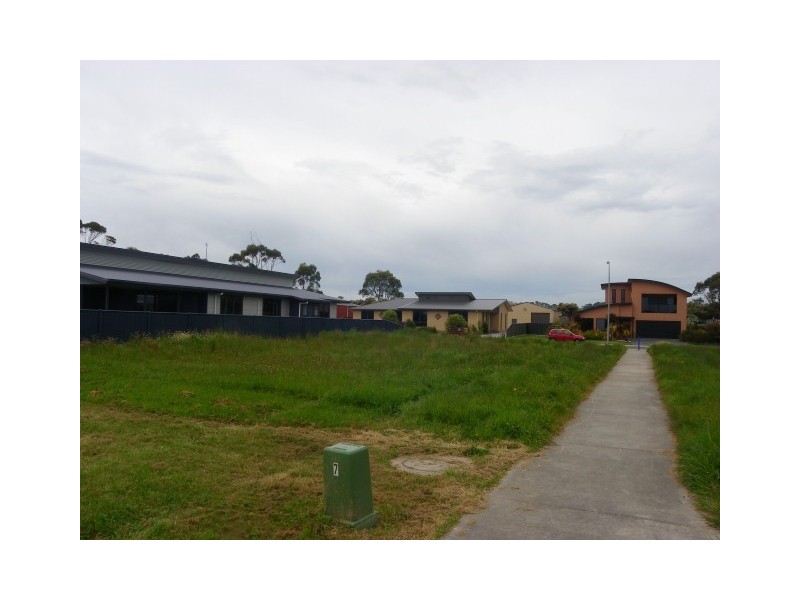8 Bluewater Crescent, Wynyard TAS 7325