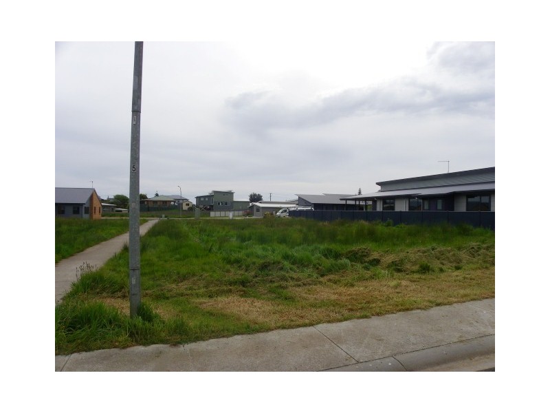 8 Bluewater Crescent, Wynyard TAS 7325