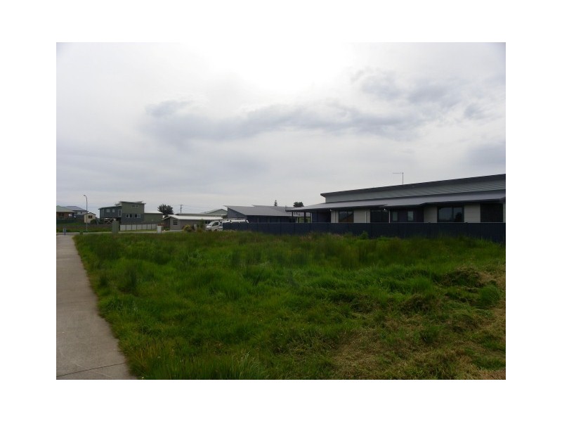8 Bluewater Crescent, Wynyard TAS 7325