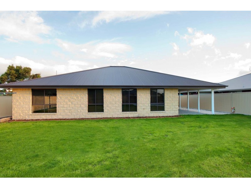 22 York Street, Wynyard TAS 7325