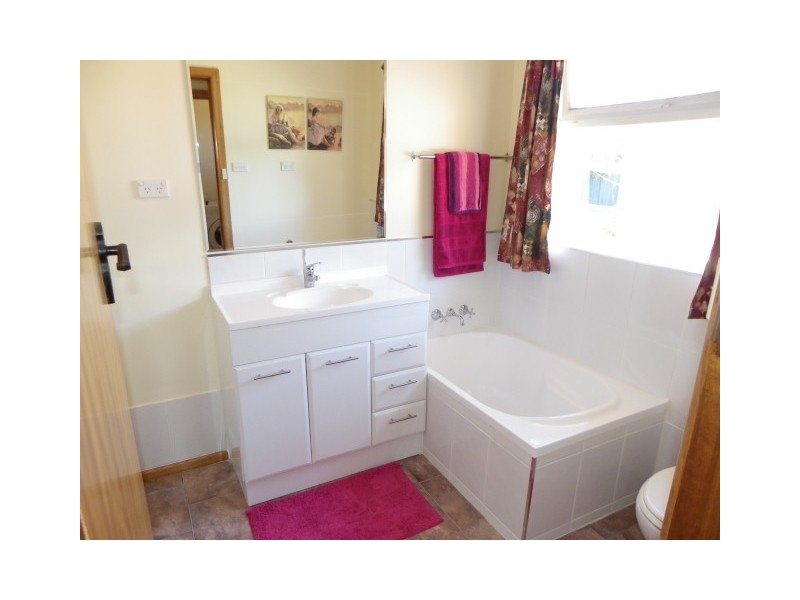 85 Old Bass Highway, Wynyard TAS 7325