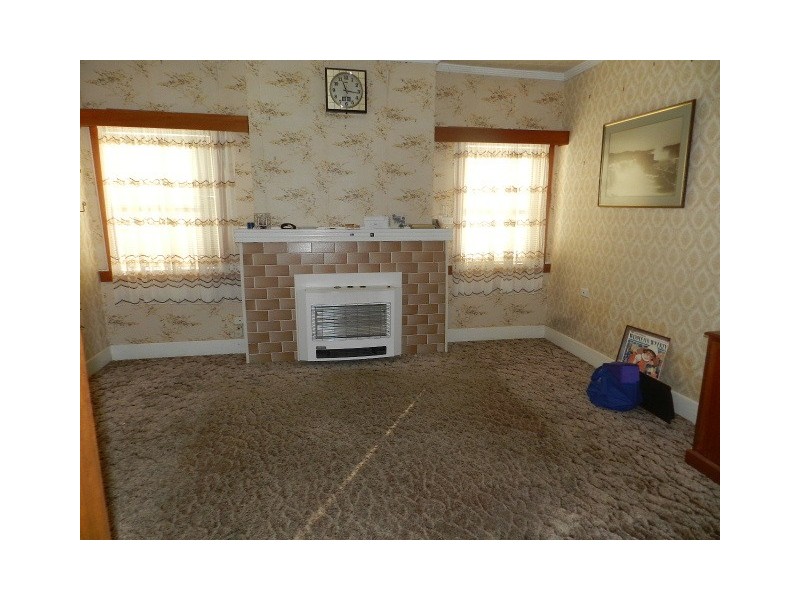8 Simpson Street, Somerset TAS 7322