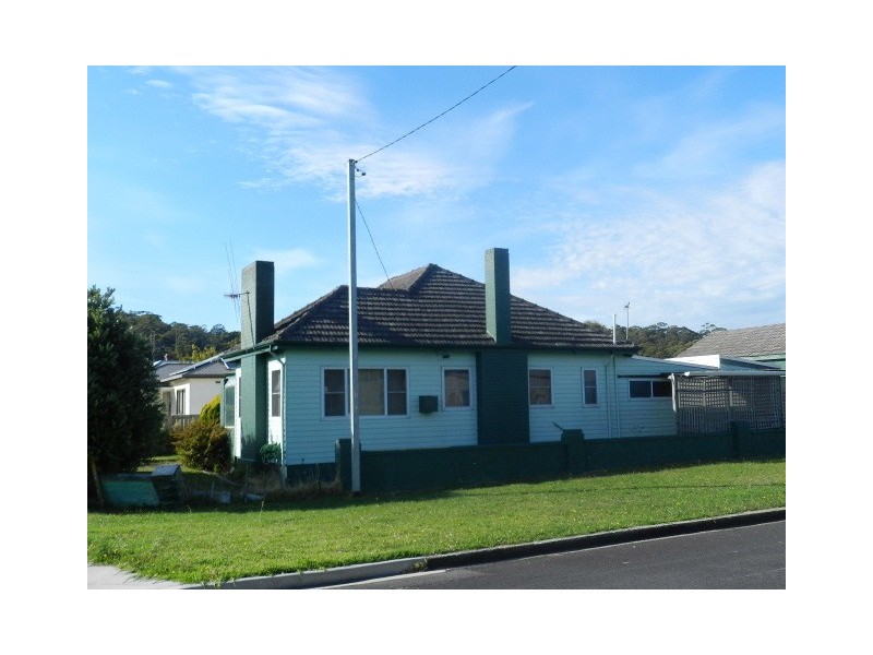 8 Simpson Street, Somerset TAS 7322