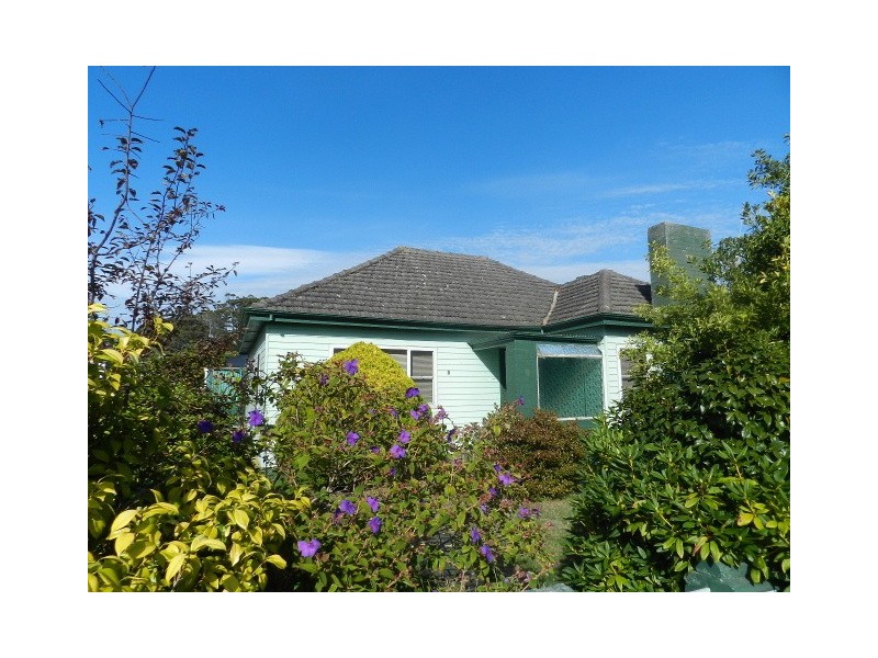 8 Simpson Street, Somerset TAS 7322