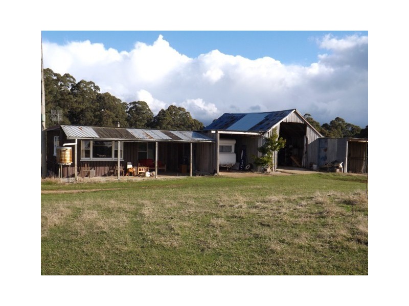 260 Ten Foot Track, Preolenna TAS 7325