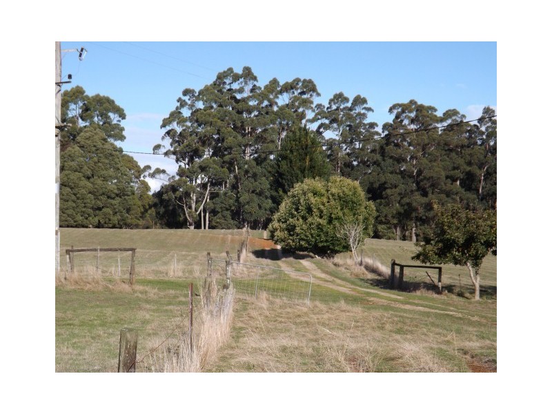 260 Ten Foot Track, Preolenna TAS 7325