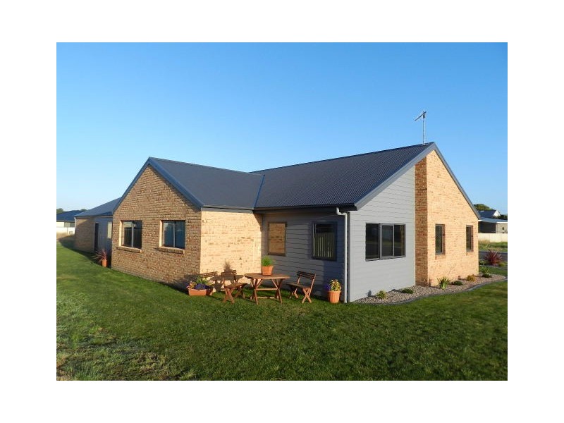 9 Bluewater Crescent, Wynyard TAS 7325