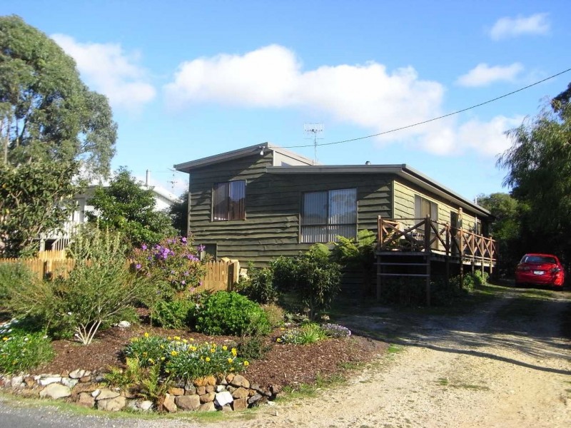 24 Kenelm Avenue, Sisters Beach TAS 7321