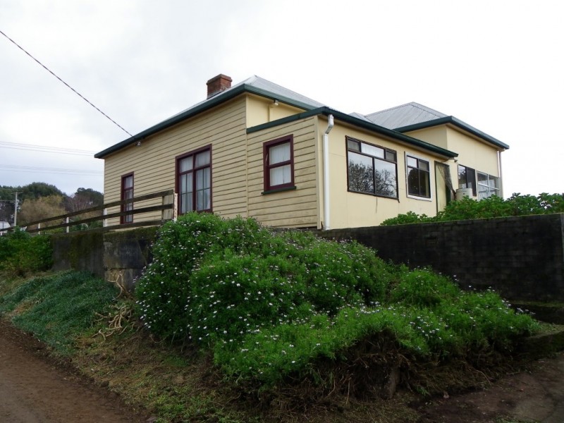 16820 Bass Highway, Flowerdale TAS 7325