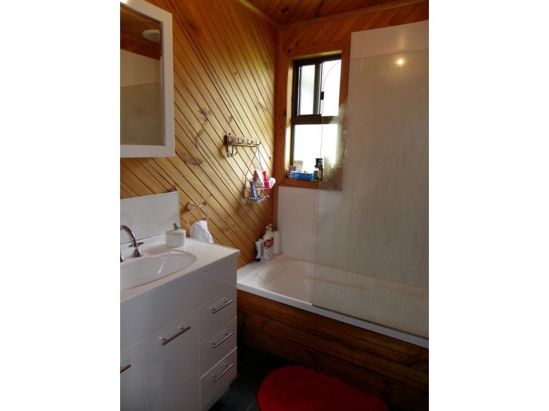24 Kenelm Avenue, Sisters Beach TAS 7321