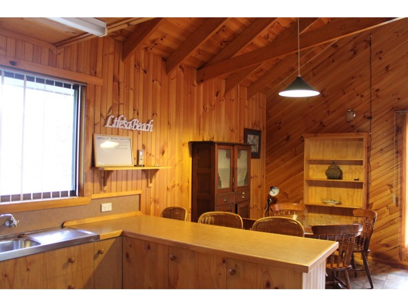 17 Kenelm Avenue, Sisters Beach TAS 7321