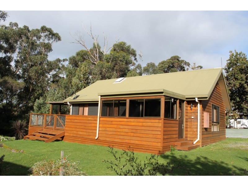 17 Kenelm Avenue, Sisters Beach TAS 7321