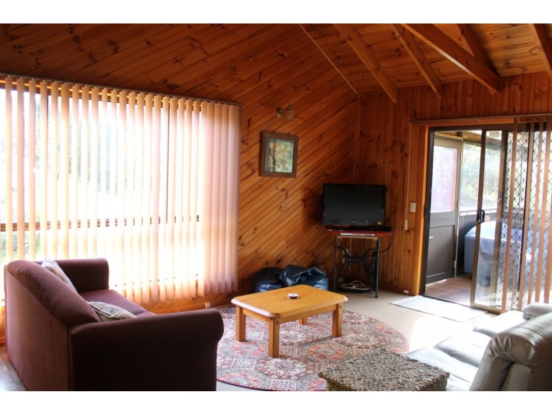 17 Kenelm Avenue, Sisters Beach TAS 7321