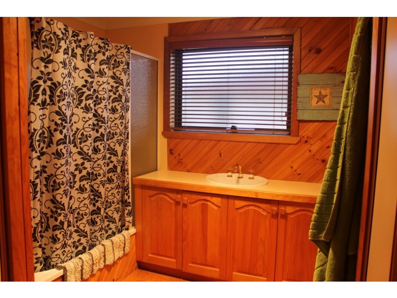 122A Inglis Street, Wynyard TAS 7325