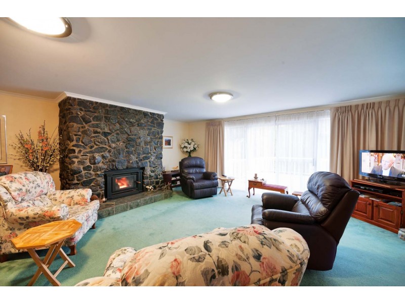 16850 Bass Highway, Flowerdale TAS 7325