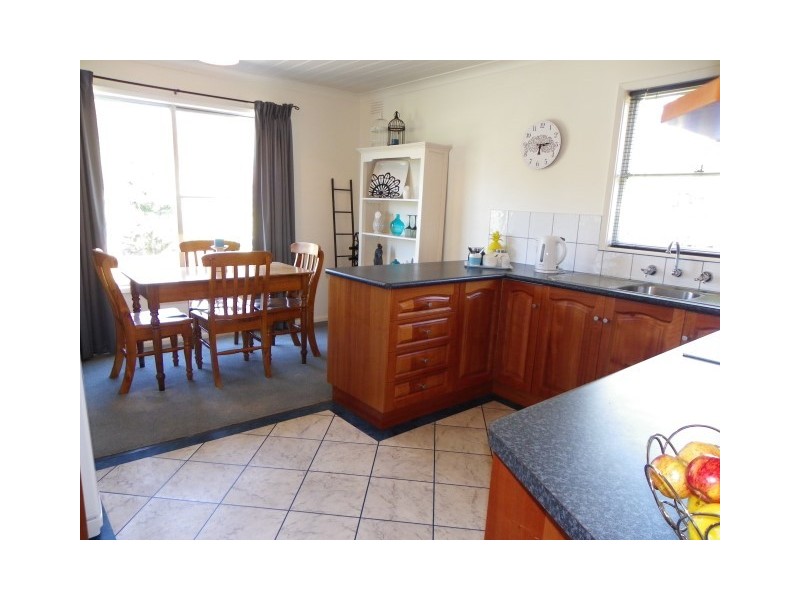 4 Kenelm Avenue, Sisters Beach TAS 7321