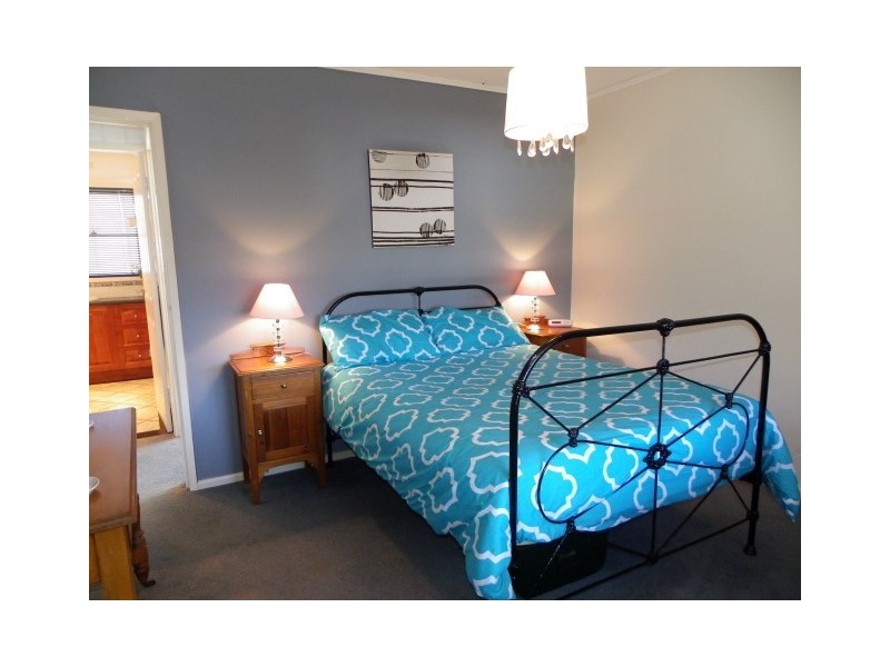 4 Kenelm Avenue, Sisters Beach TAS 7321