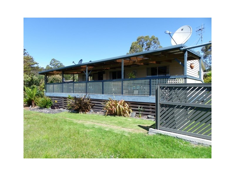 4 Kenelm Avenue, Sisters Beach TAS 7321