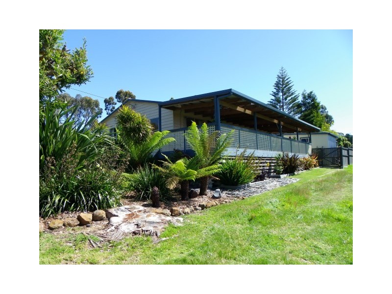 4 Kenelm Avenue, Sisters Beach TAS 7321