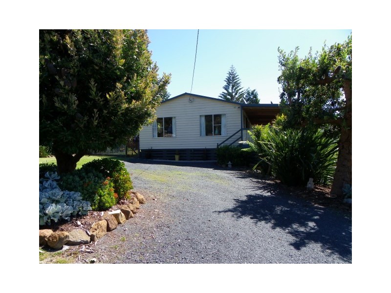 4 Kenelm Avenue, Sisters Beach TAS 7321