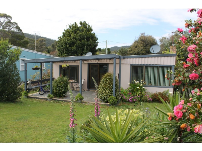 14 East Boulevard, Sisters Beach TAS 7321