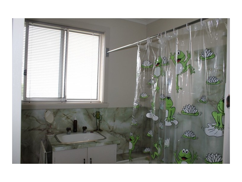 2 Kenelm Avenue, Sisters Beach TAS 7321