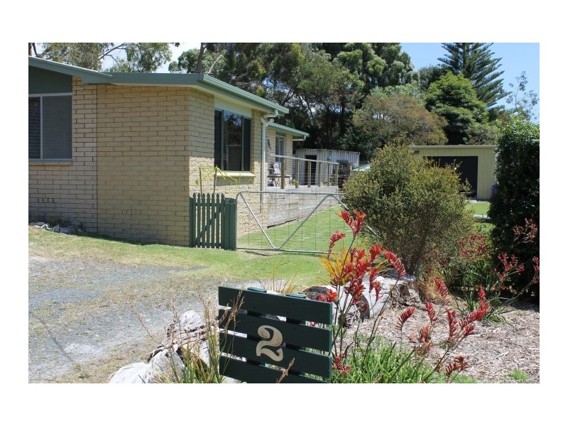 2 Kenelm Avenue, Sisters Beach TAS 7321