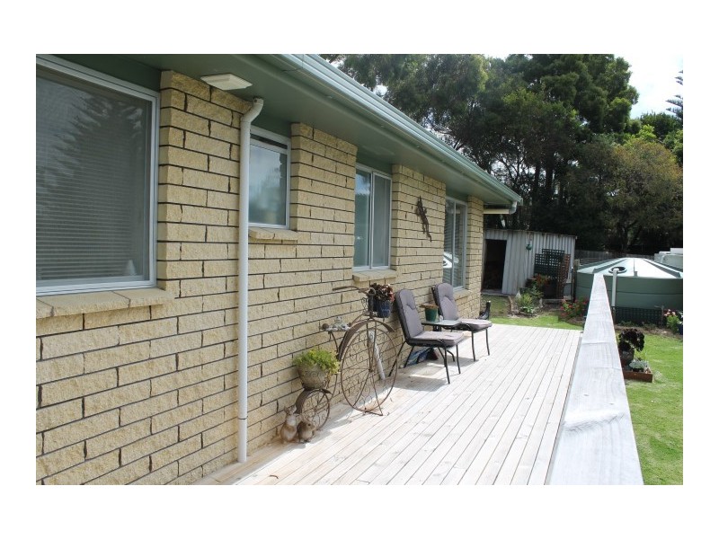 2 Kenelm Avenue, Sisters Beach TAS 7321