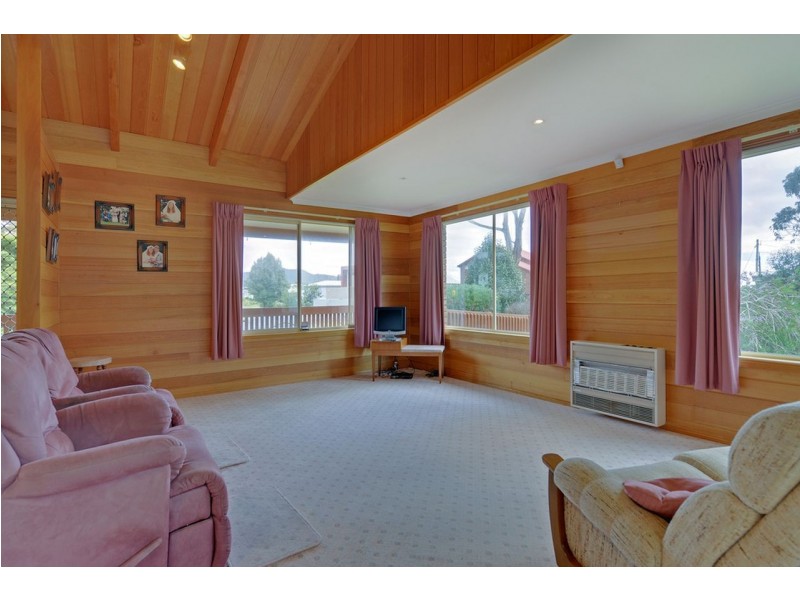 8 East Boulevard, Sisters Beach TAS 7321