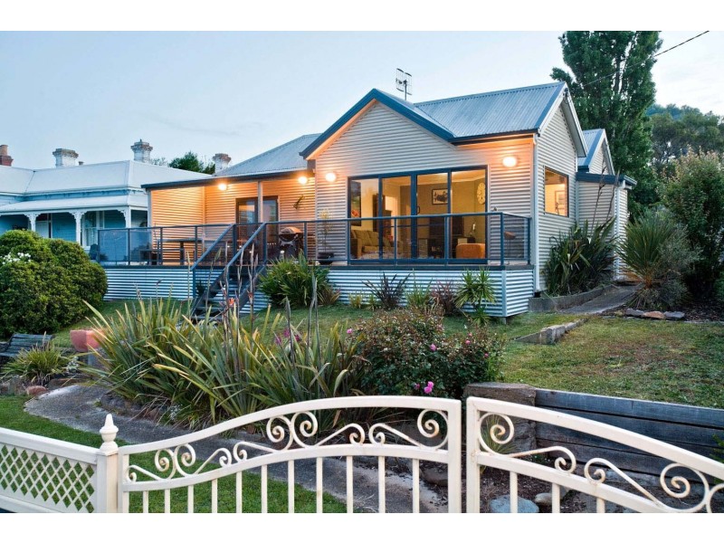 27 Old Bass Highway, Wynyard TAS 7325