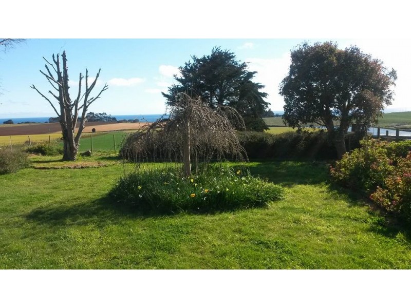 144 Baulds Road, Table Cape TAS 7325