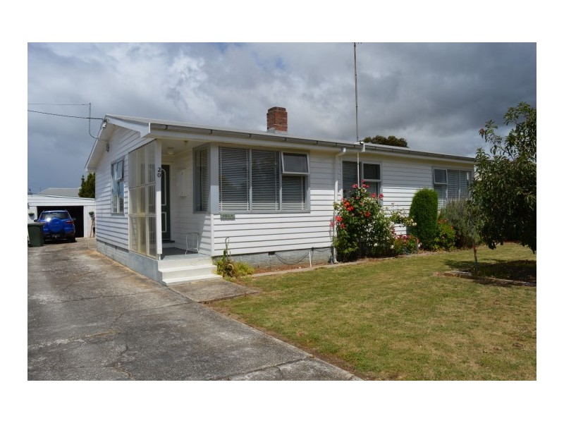 20 Lyons Street, Somerset TAS 7322