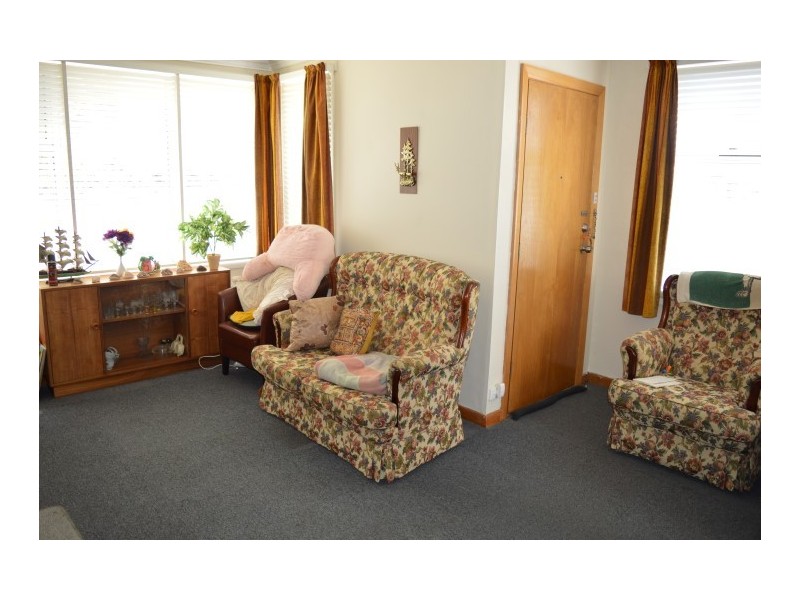 20 Lyons Street, Somerset TAS 7322