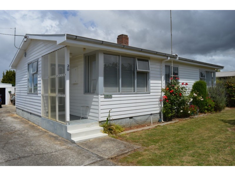 20 Lyons Street, Somerset TAS 7322