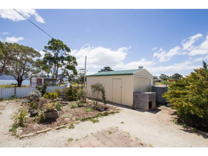 21 Spitfarm Road, Opossum Bay TAS 7023