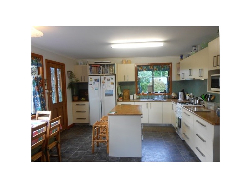 125 The Esplanade, Naracoopa TAS 7256