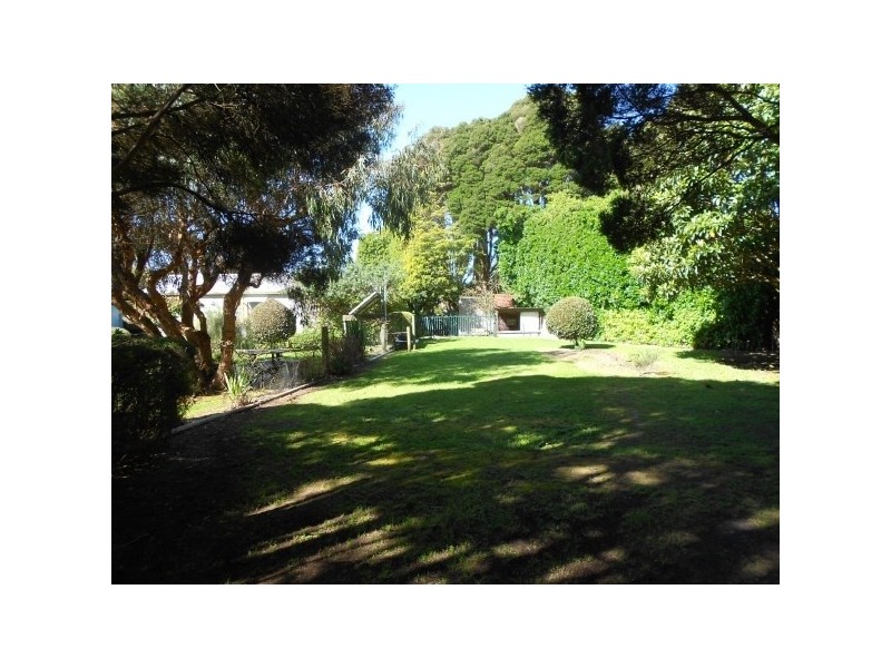 125 The Esplanade, Naracoopa TAS 7256