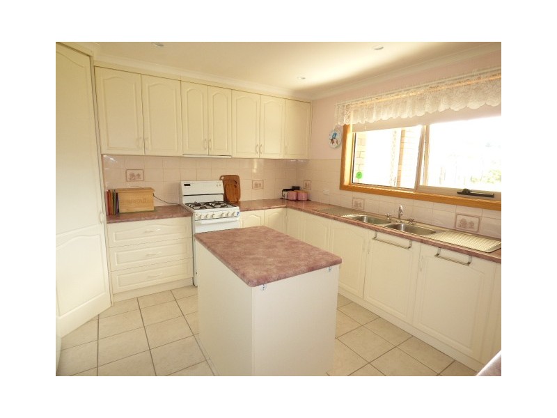 8 Blackwood Court, Ansons Bay TAS 7216