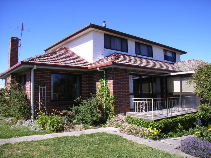 White Hills TAS 7258