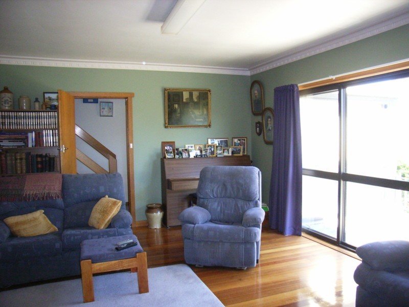 White Hills TAS 7258