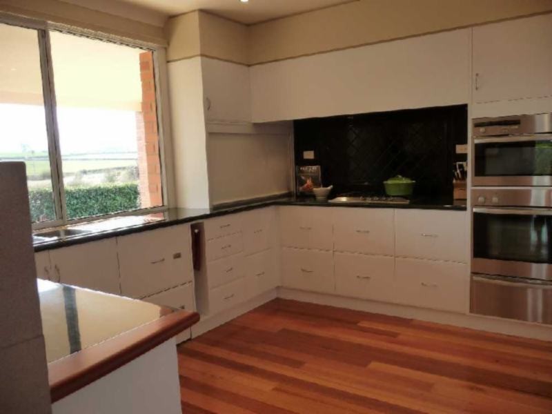 White Hills TAS 7258