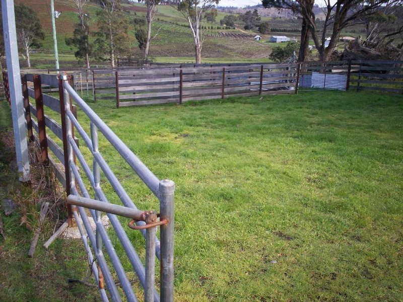 “Parmadale” 188 Tin Pot Marsh Road, Woodsdale TAS 7120