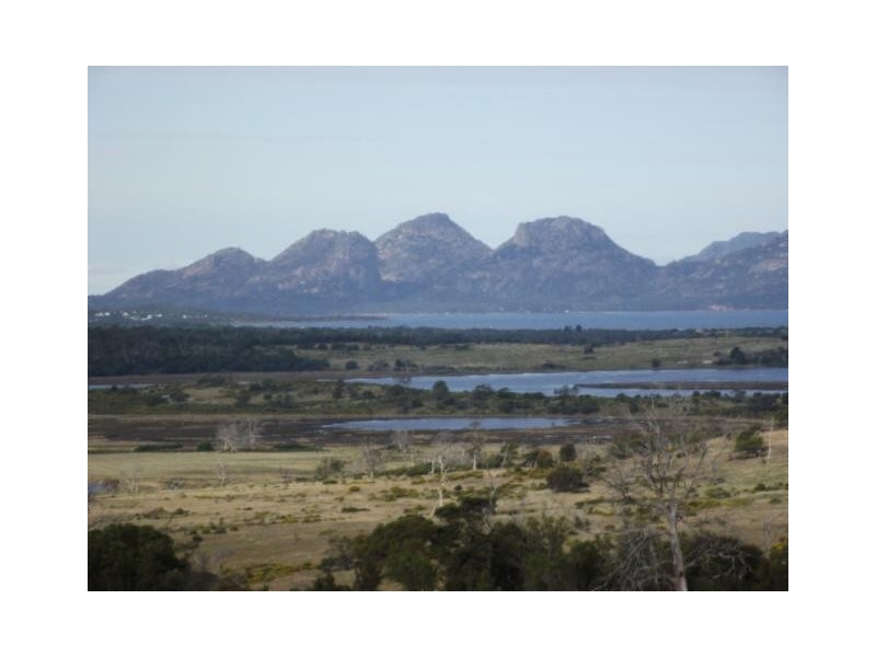 325 Grange Road, Cranbrook TAS 7190