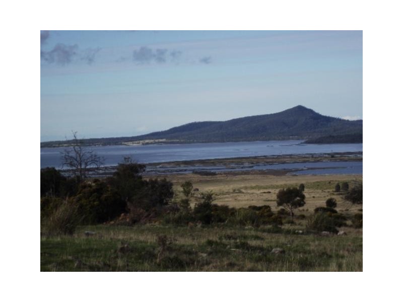 325 Grange Road, Cranbrook TAS 7190