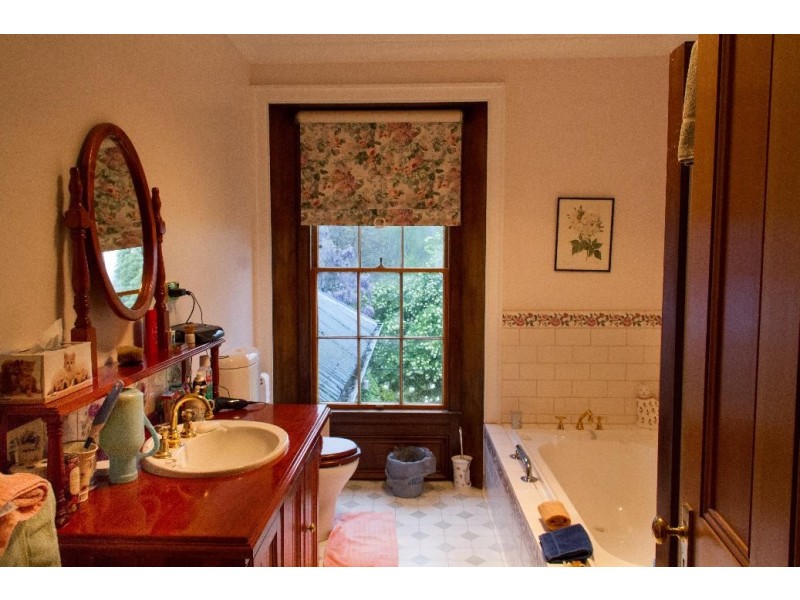 5494 Bass Highway, Elizabeth Town TAS 7304