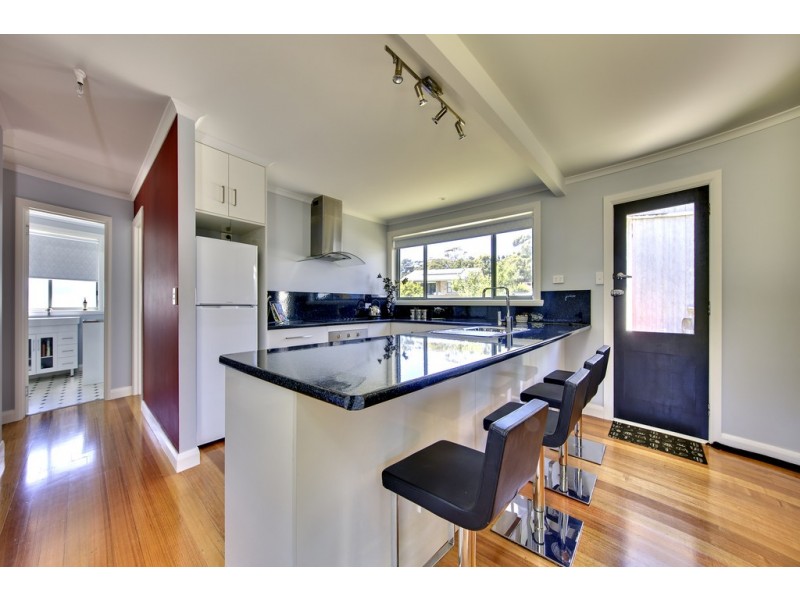 8 Reserve Road, Coles Bay TAS 7215
